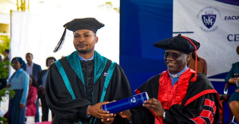 Graduacao Tete-38