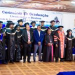 Bispo, Magnifico Reitor e Estudantes Graduados